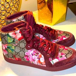 Authentic women floral sneaker size 7